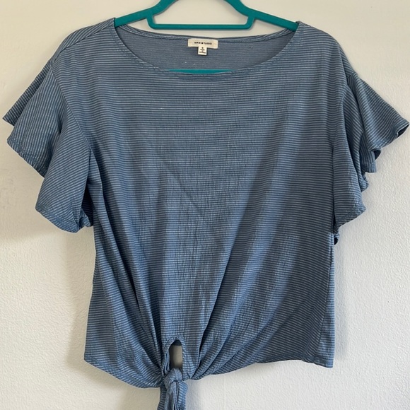 Max Studio | EUC Striped Short-Sleeved Top with Tie Front - Picture 10 of 10